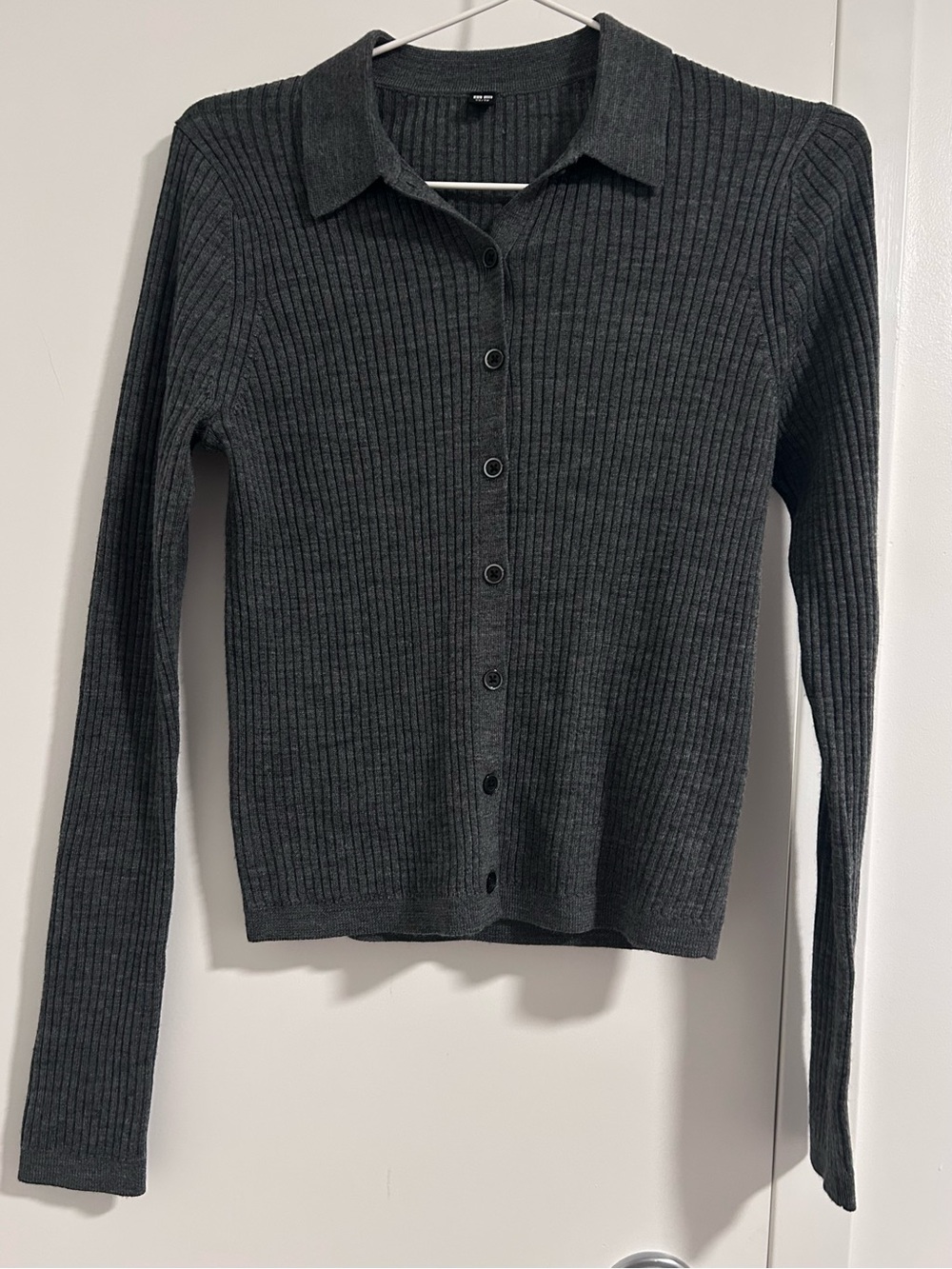 Uniqlo 100% Wool Dark Gray Ribbed Button-Front Long-Sleeve Top